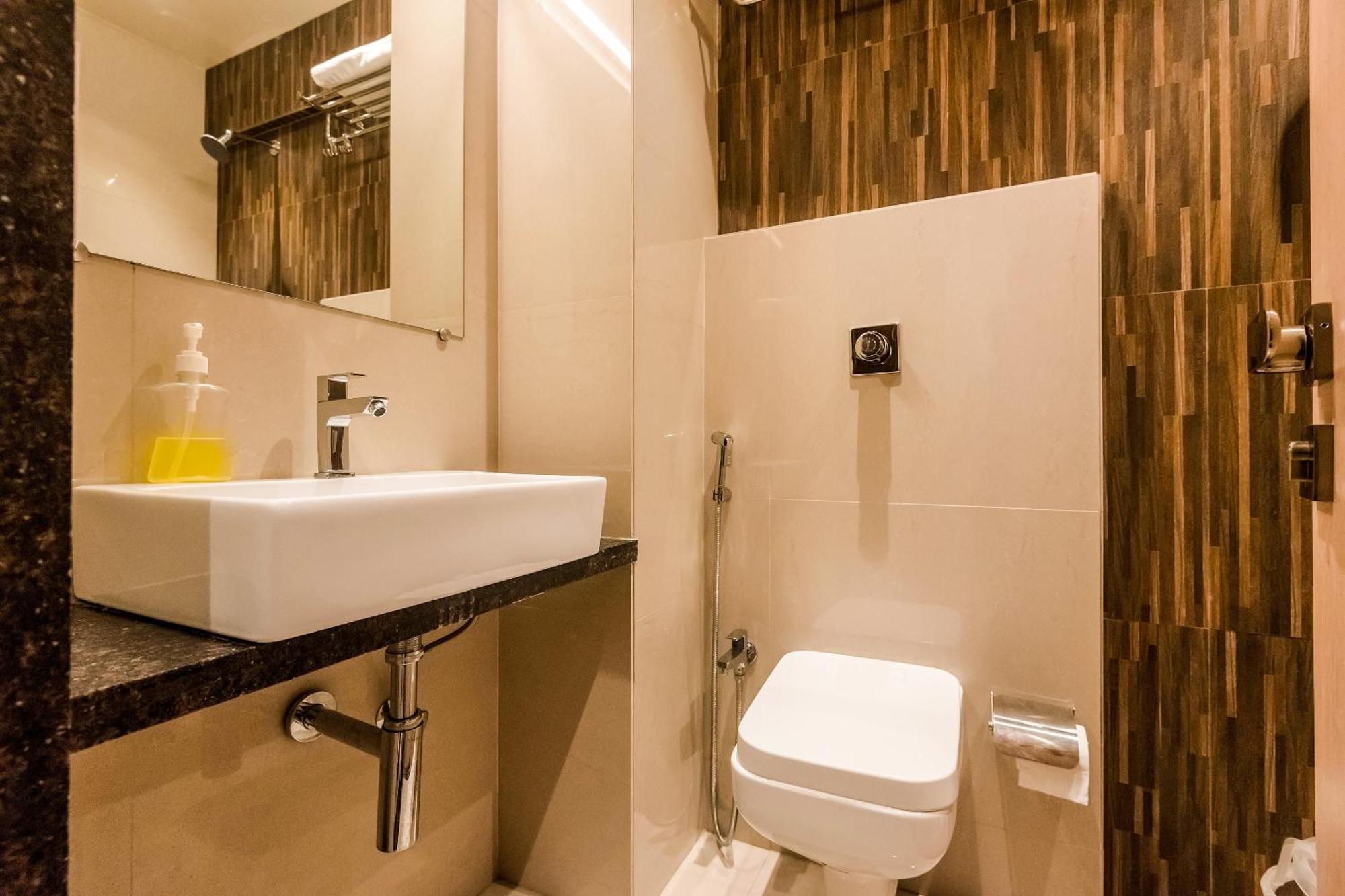 Super Capital O Hotel Konar Inn Turambhe Екстериор снимка