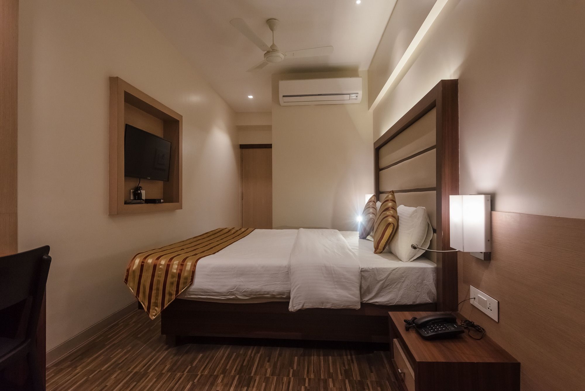 Super Capital O Hotel Konar Inn Turambhe Екстериор снимка